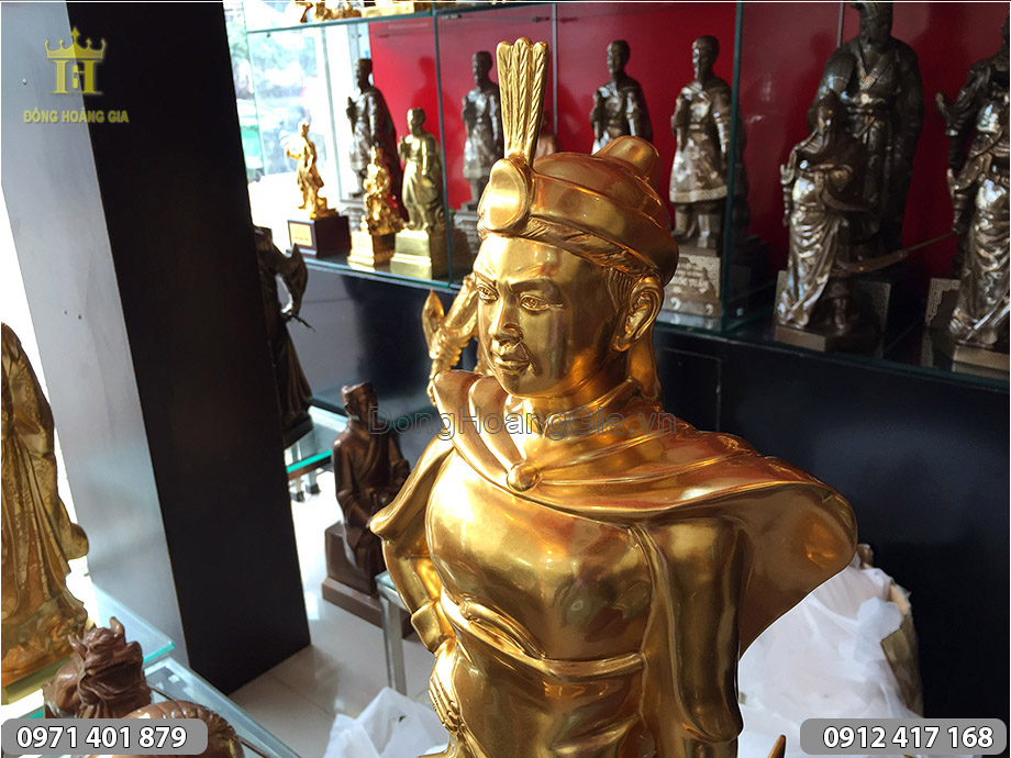 Tượng đồng nữ tướng Lê Chân dát vàng cao 70cm
