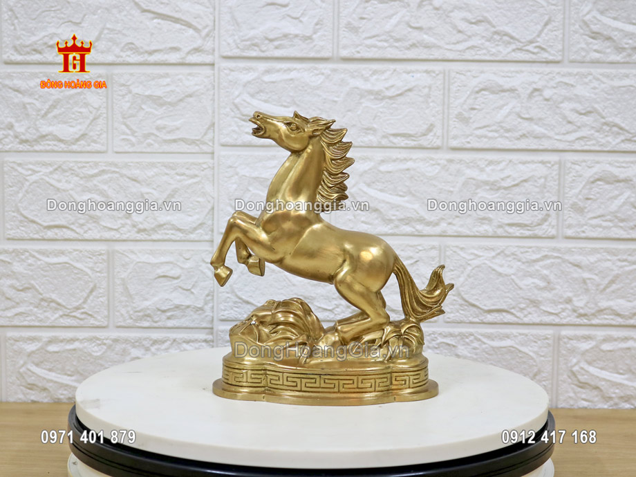 Tượng Ngựa Phong Thủy Bằng Đồng Vàng Hàng Tinh Xảo - SP1460