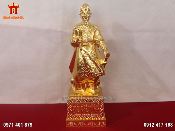 Bức tượng Trần Quốc Tuấn để bàn dát vàng 9999 cao cấp